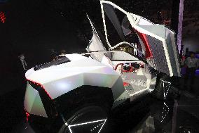 Nissan "Nissan Hyper Punk"